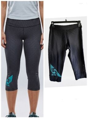 Reebok women's athletic workout capri leggings workout pants Women's size small